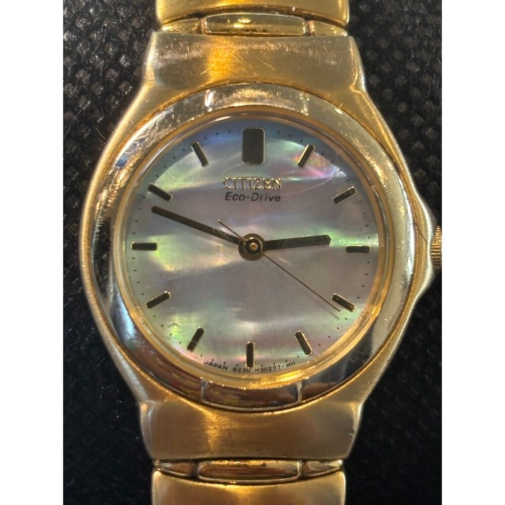 Stunning Vintage Citizen Eco-Drive Watch (Model 8230-H18016)